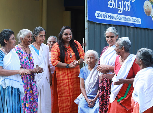 Snehakoodu Abhayamandiram - Snehakoodu, Nisha Snehakoodu